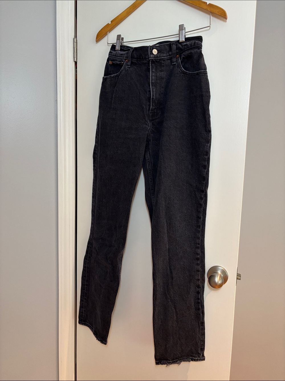 Abercrombie & Fitch Black Straight-Leg Women’s Jeans